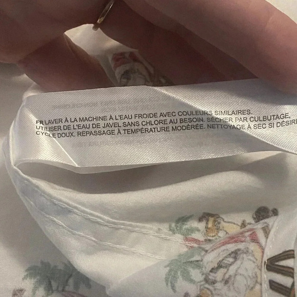 NWT Denim and Flower Short Sleeve Men's Size Med Button Up with Santa Chillin - Picture 14 of 14